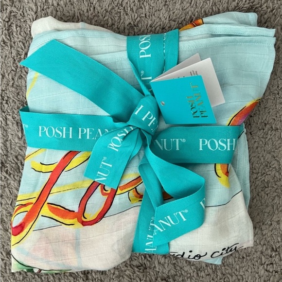 Posh Peanut Advent Calendar Blanket Day Two Muslin Patoo - Los Angeles print - Picture 4 of 5